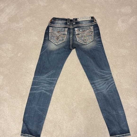 Rock, revival, distressed, mid rise, ankle, skinny jeans - Picture 6 of 8